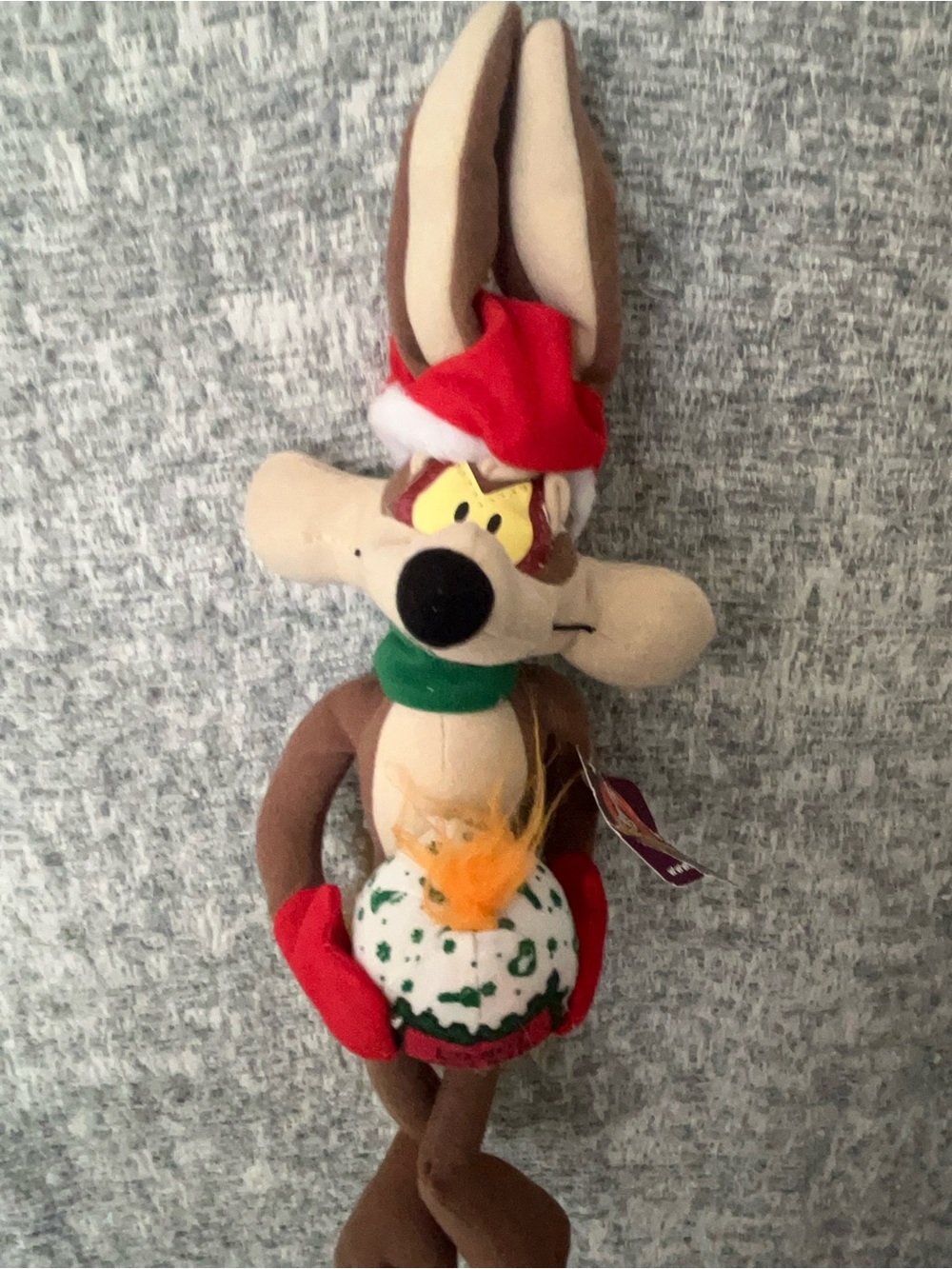 Vintage Loony Tunes Wile E. Coyote Christmas plush toy. 16inch